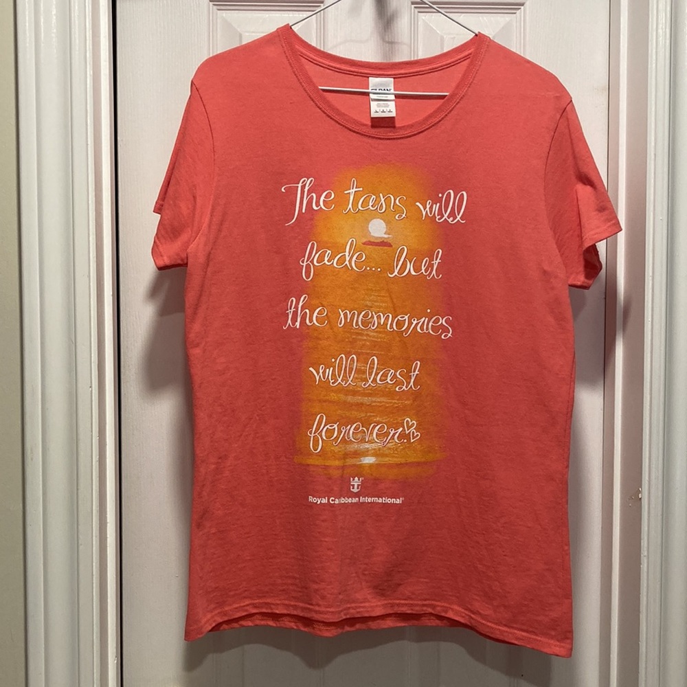❤️ 2/$25* ❤️ NWOT - Ladies Short Sleeve Coral Tee - Sz L